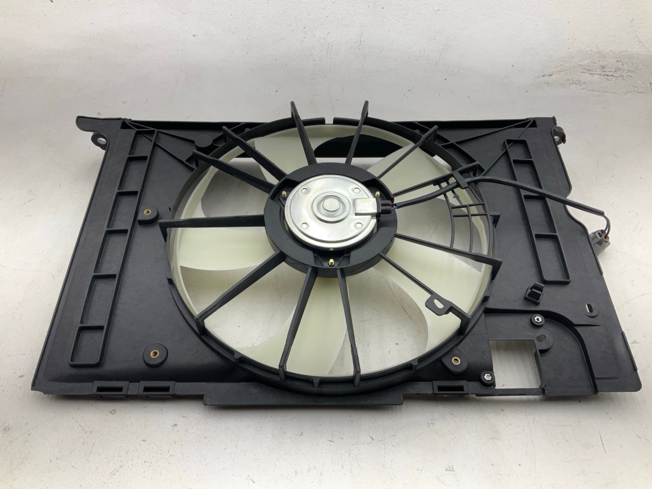 NEW AFTERMARKET 167110T040 Radiator Cooling Fan - 09-13 Corolla, Matrix