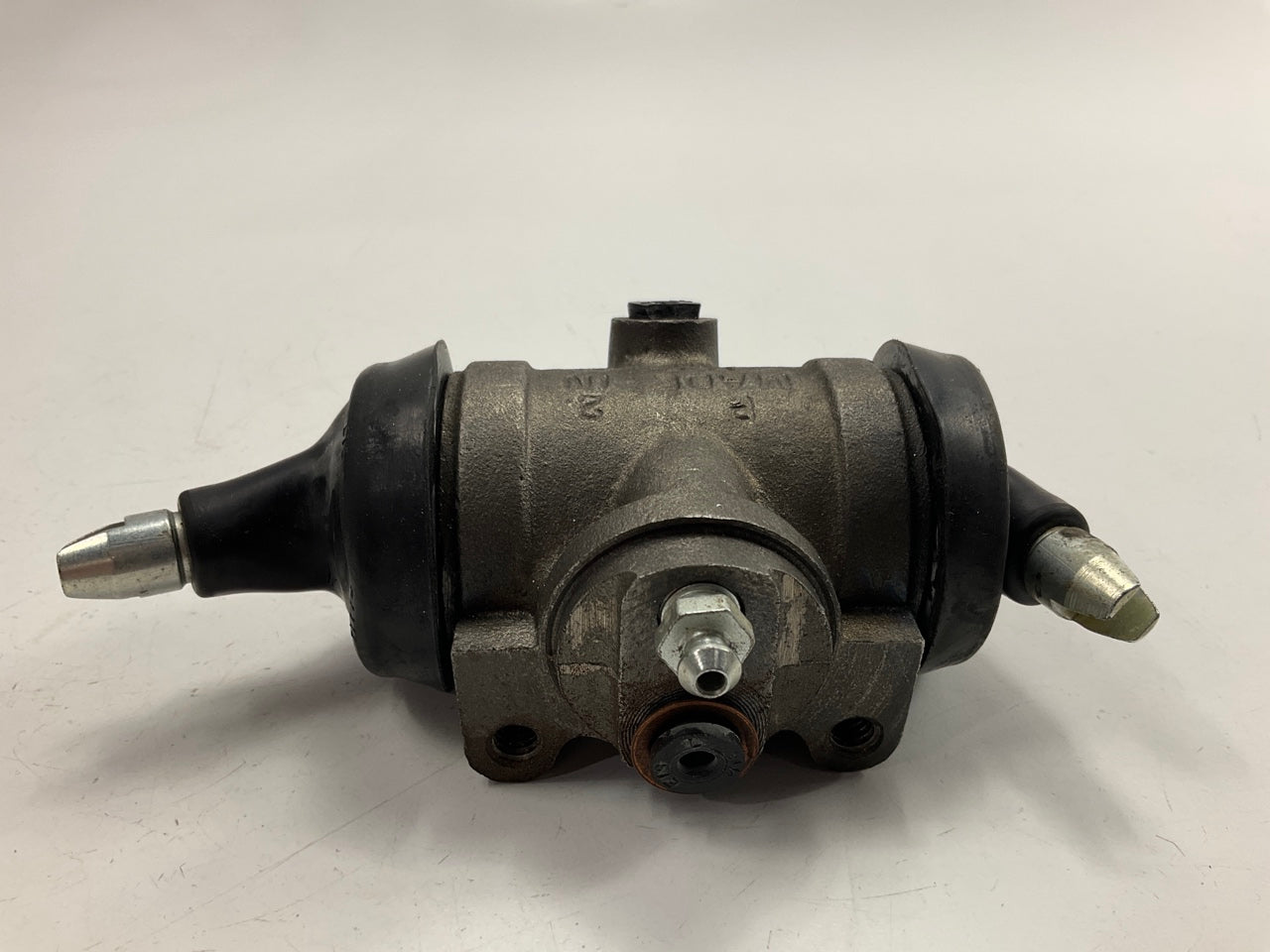 New Unbox EIS-574  Rear Lower Drum Brake Wheel Cylinder TDAA-2262-A 1953-54 F500