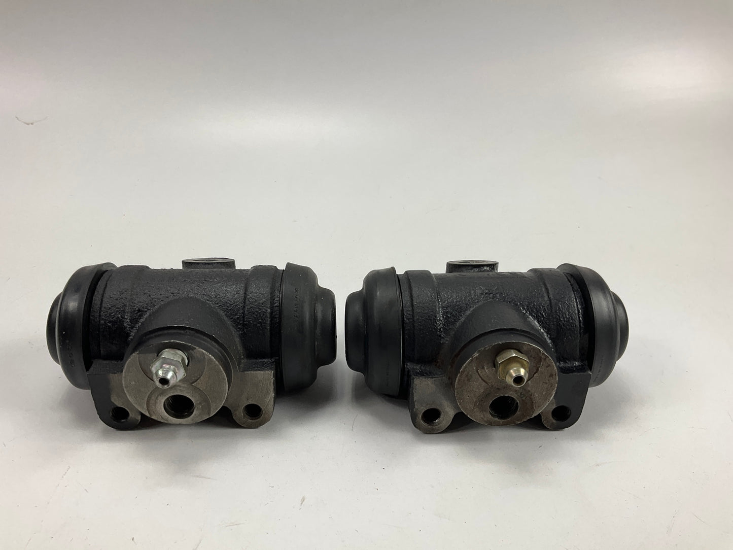 (2) UNBOXED 16925 Drum Brake Wheel Cylinders Rear Lower 75-77 Ford P-500 WC37150