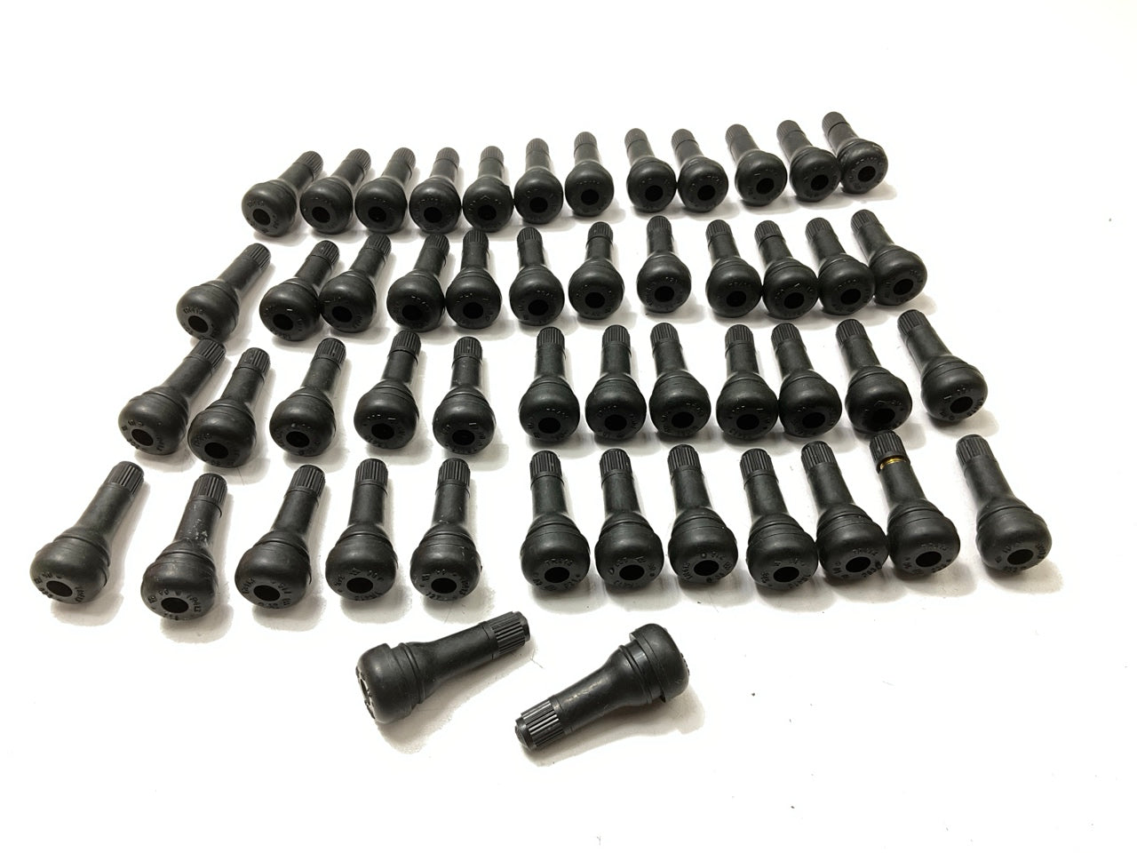 Lot Of 50 - Snap-In Tubeless Tire Valve Stems # 17-413