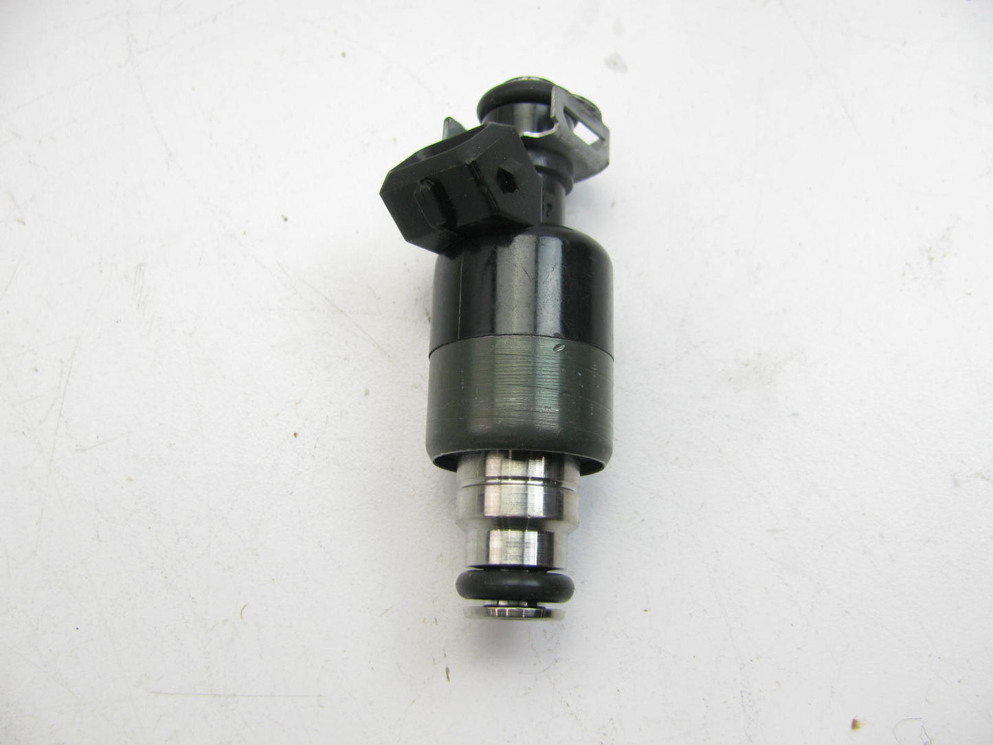 NEW - Out Of Box 17089569 Fuel Injector For 1985-1994 GM 2.8L 3.1L