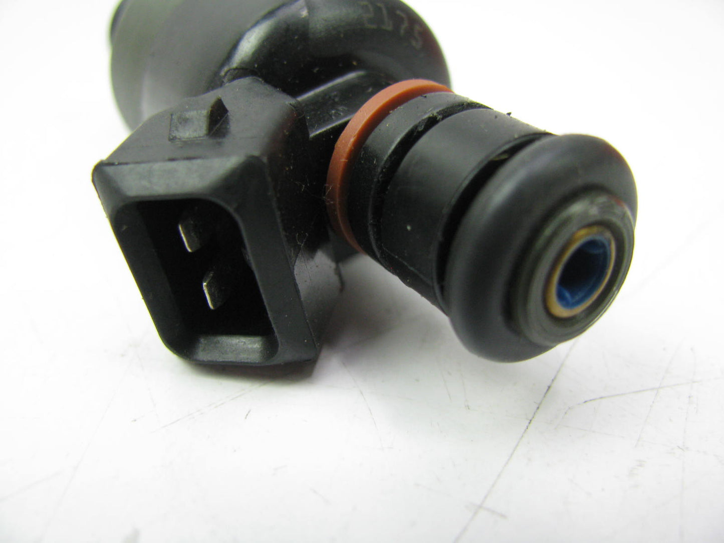 (1) NEW - OUT OF BOX OEM GM # 17113764  Fuel Injector