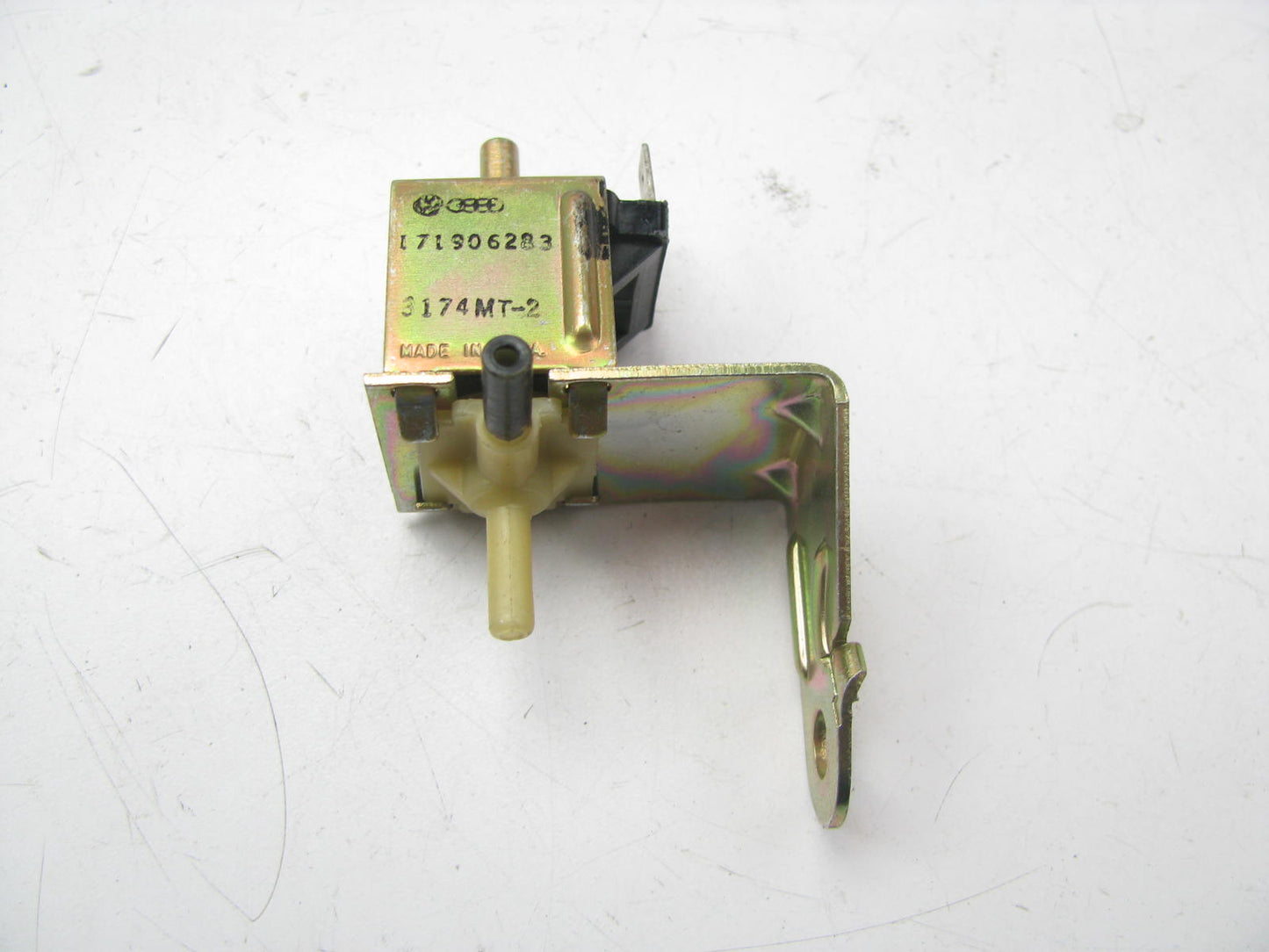 New OEM Unboxed Volkswagen A/C Solenoid Valve For 85-93 Cariolet 84 Rabbit