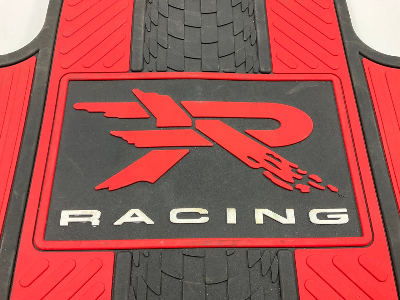 NEW UNBOXED - Plasticolor 1727R04 R-Racing 2-piece Floor Mats - Red, Universal