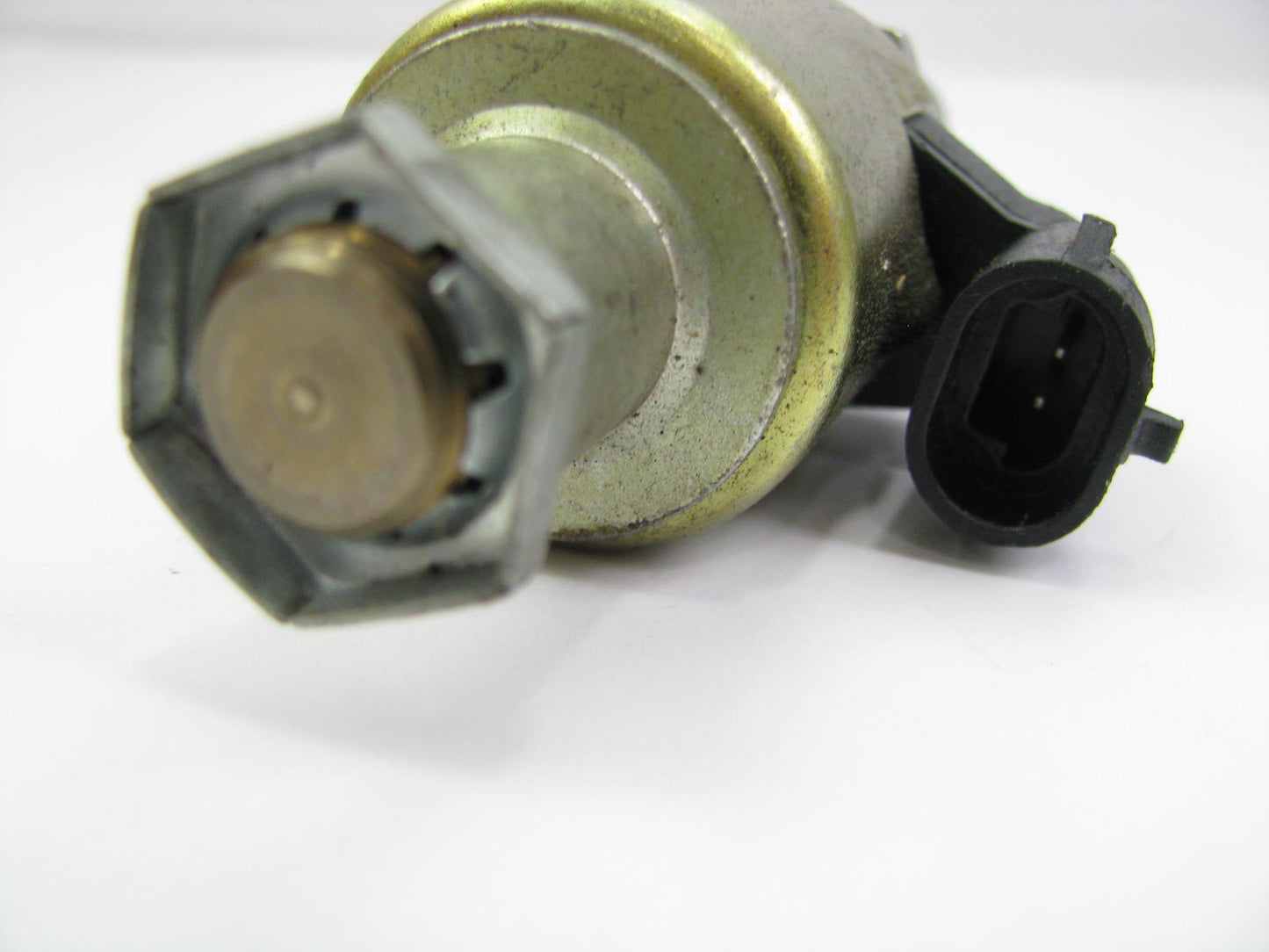 NEW - OUT OF BOX - OEM FORD 1816188C91 Injection Pressure Regulator (IPR) Valve