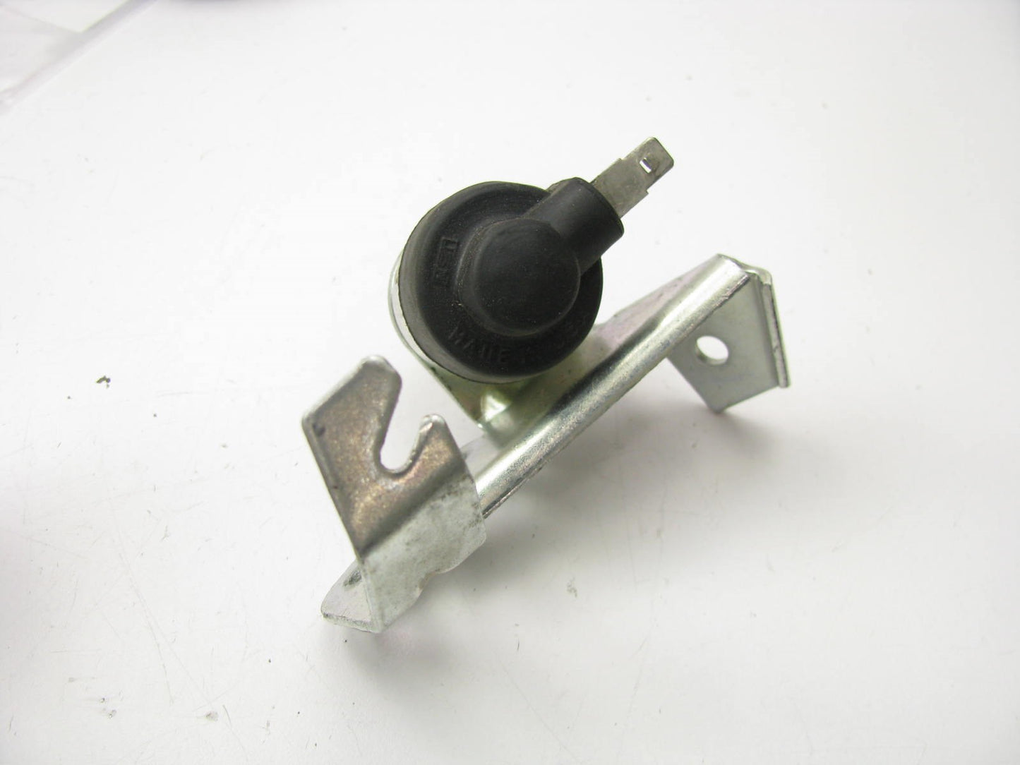 NEW - OUT OF BOX OEM Ford International 7.3L DIESEL 1816213C1 Idle Stop Solenoid