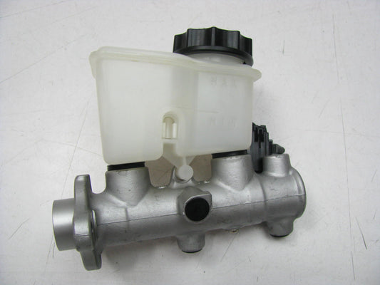 NEW - OUT OF BOX 18M1185 Brake Master Cylinder For 1999 Mazda Protege