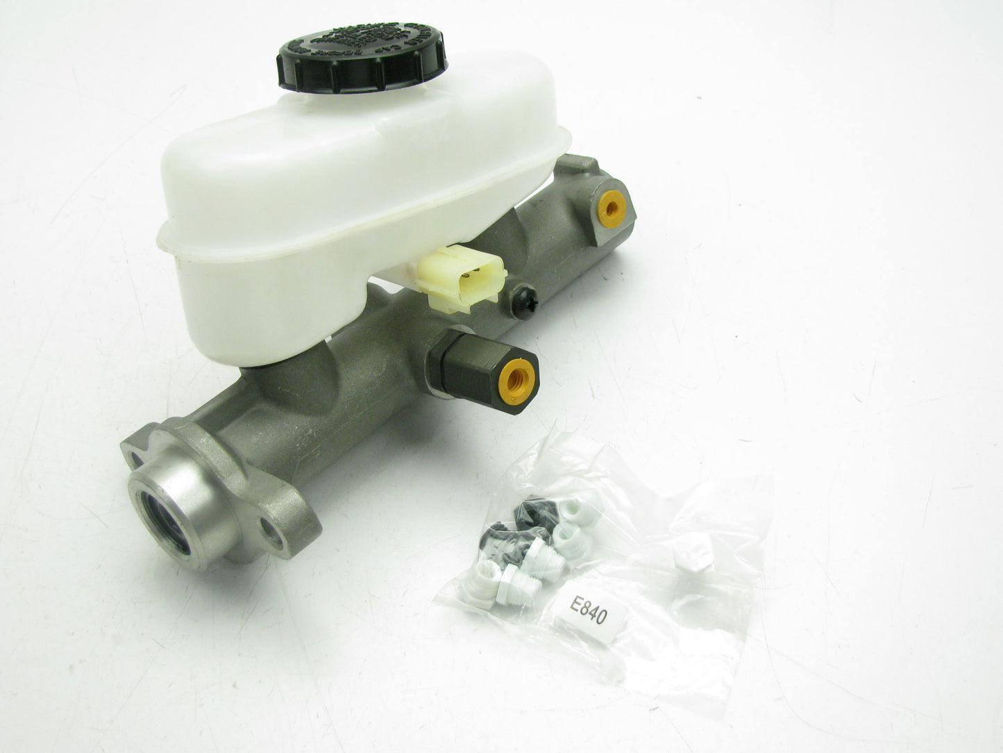 NEW - OUT OF BOX - 18M850 Brake Master Cylinder