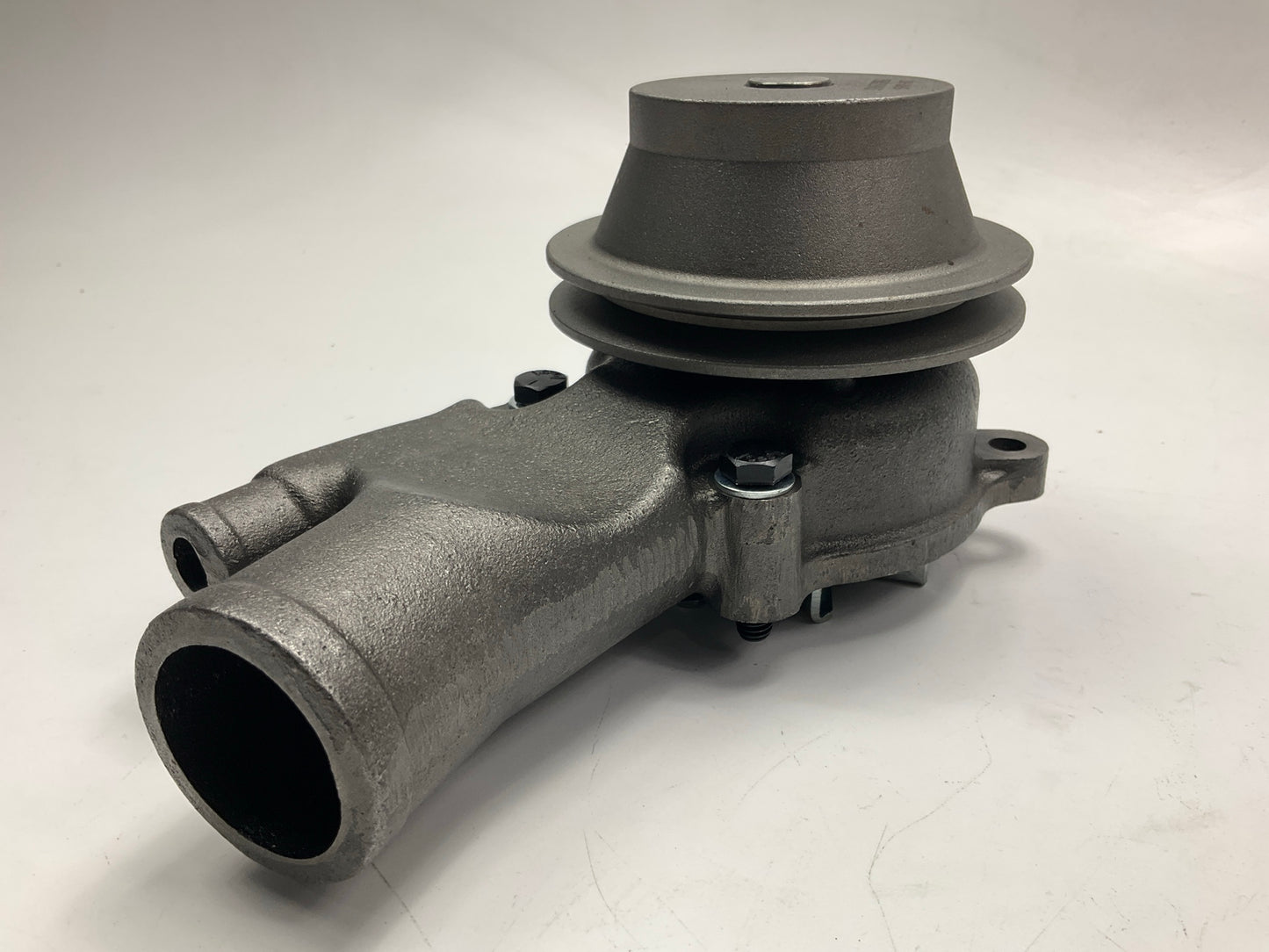 NEW 196-2069 Water Pump Replaces A0000-03015, A0000-13507, 7000533, 1498507