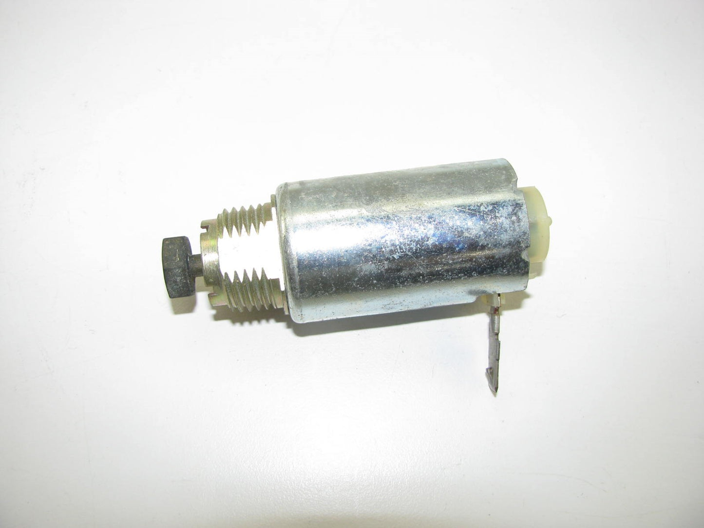NEW - OUT OF BOX - OEM GM 1997464 Carburetor Idle Stop Solenoid