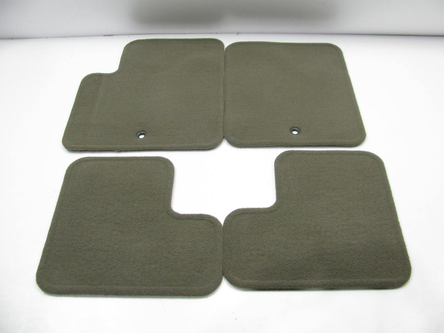 NOS OEM  4-piece Floor Mat Set 1AJ39DK7AC For 2007-2008  Patriot