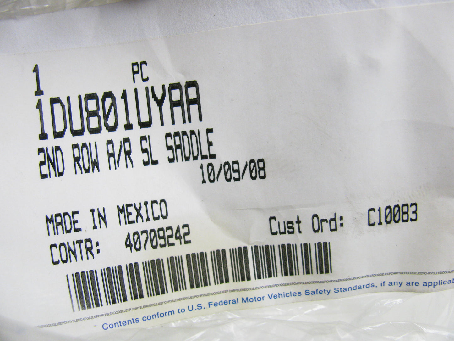 NEW OUT OF BOX 1DU801UYAA Second Row Center Armrest OEM For 06-10 Commander