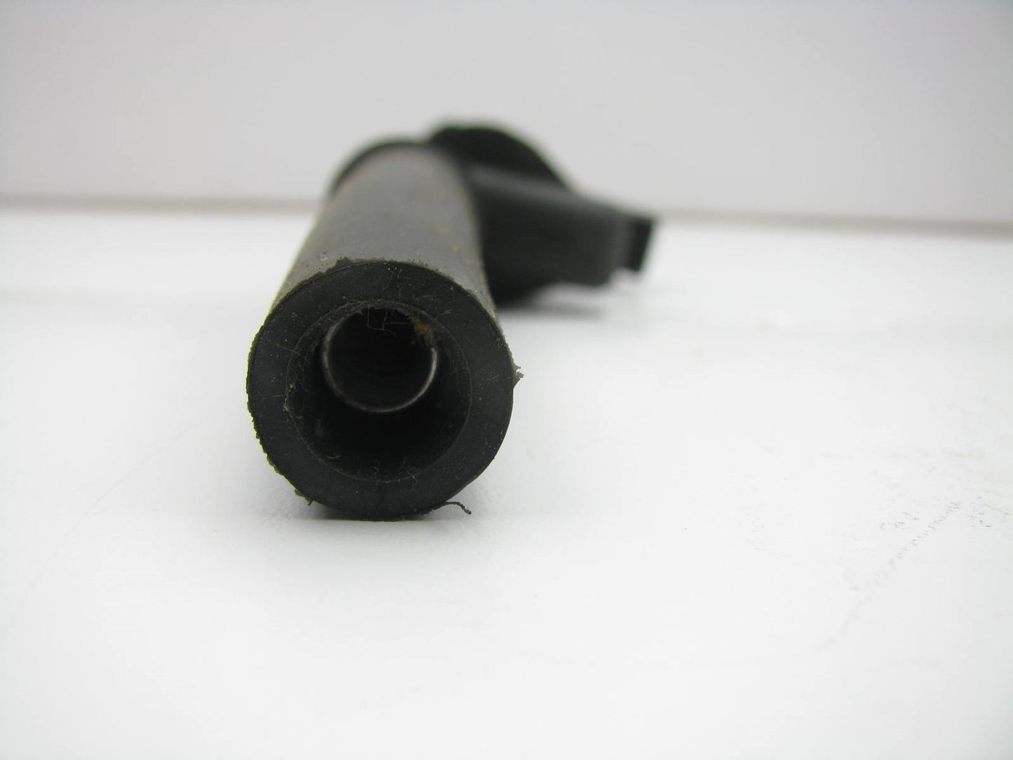 NEW - OUT OF BOX - Genuine OEM Ford 1F3U-12A366-AA Ignition Coil