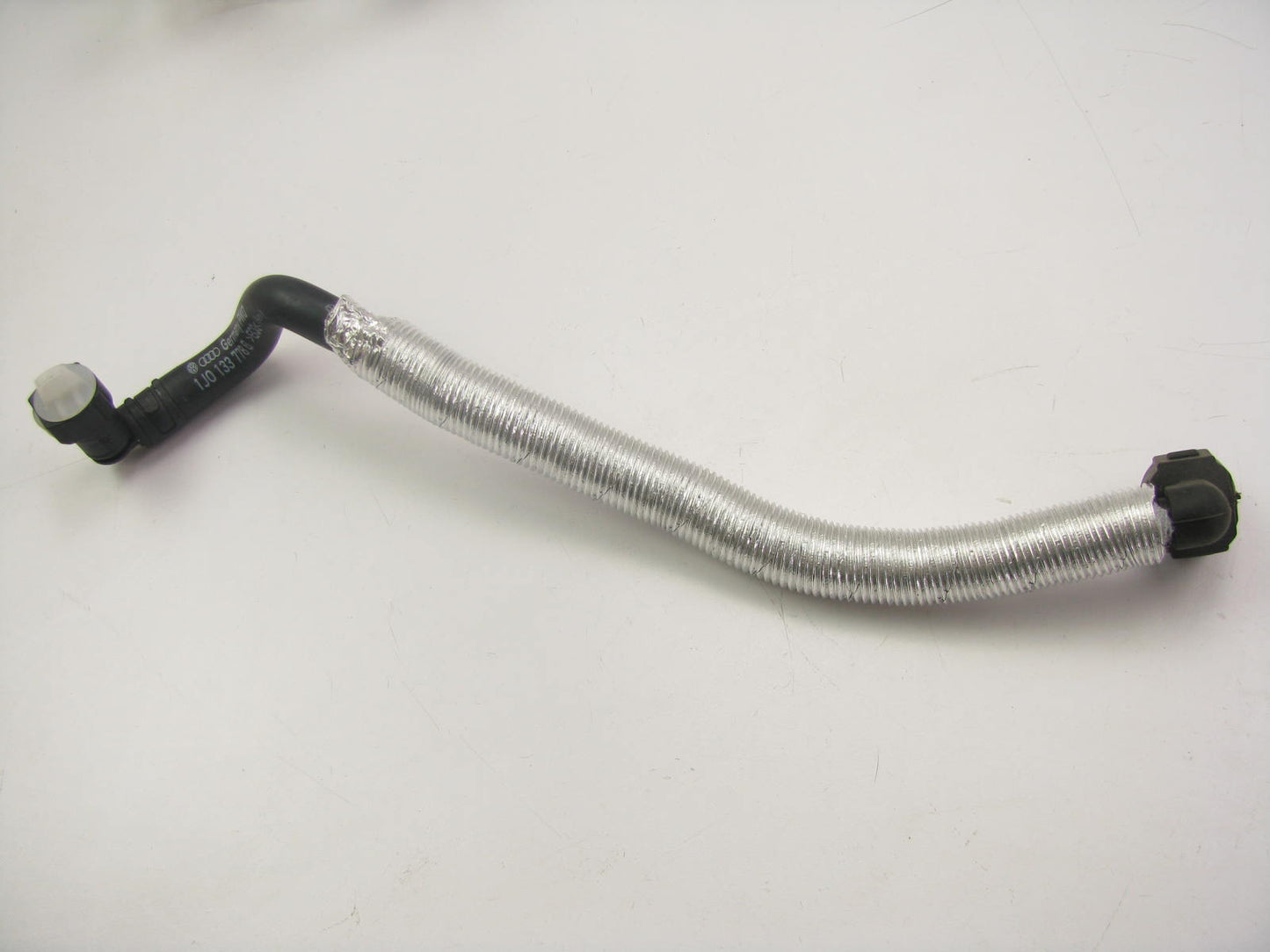 NEW - OUT FO BOX 1J0133778B Intake Manifold Vacuum Hose 2000-02 Volkswagen Golf