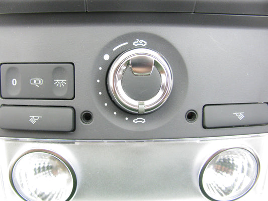 NEW - OUT OF BOX 1K0947133E Interior Dome Lamp Ligh Tfor 2009-2014 VW Jetta