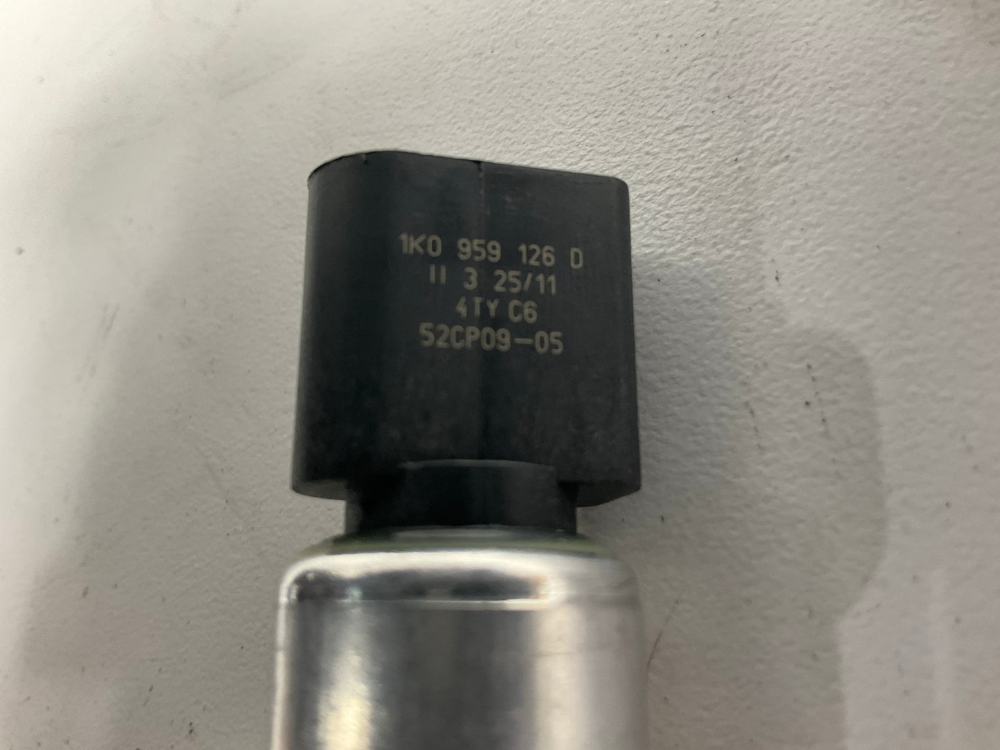 NEW UNBOXED OEM A/C Refrigerant Pressure Sensor Audi Volkswagen # 1K0959126D
