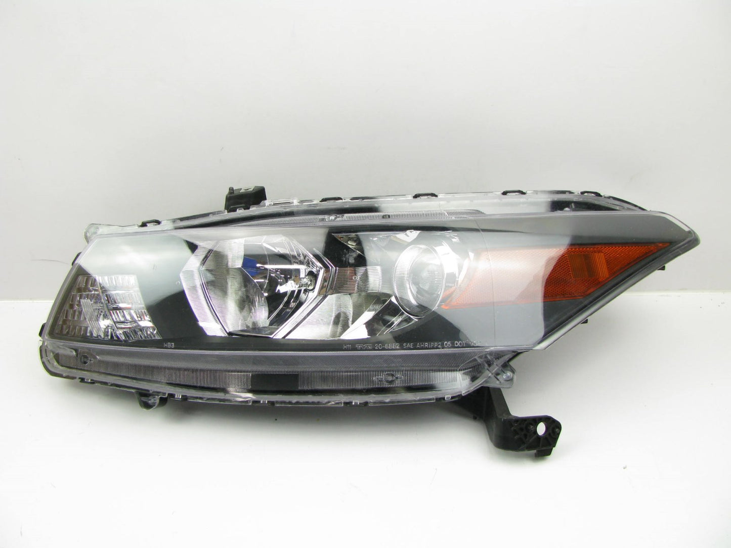 NEW - OUT OF BOX - TYC 20-6882 LEFT Side Headlight Head Lamp 08-10 Honda Accord