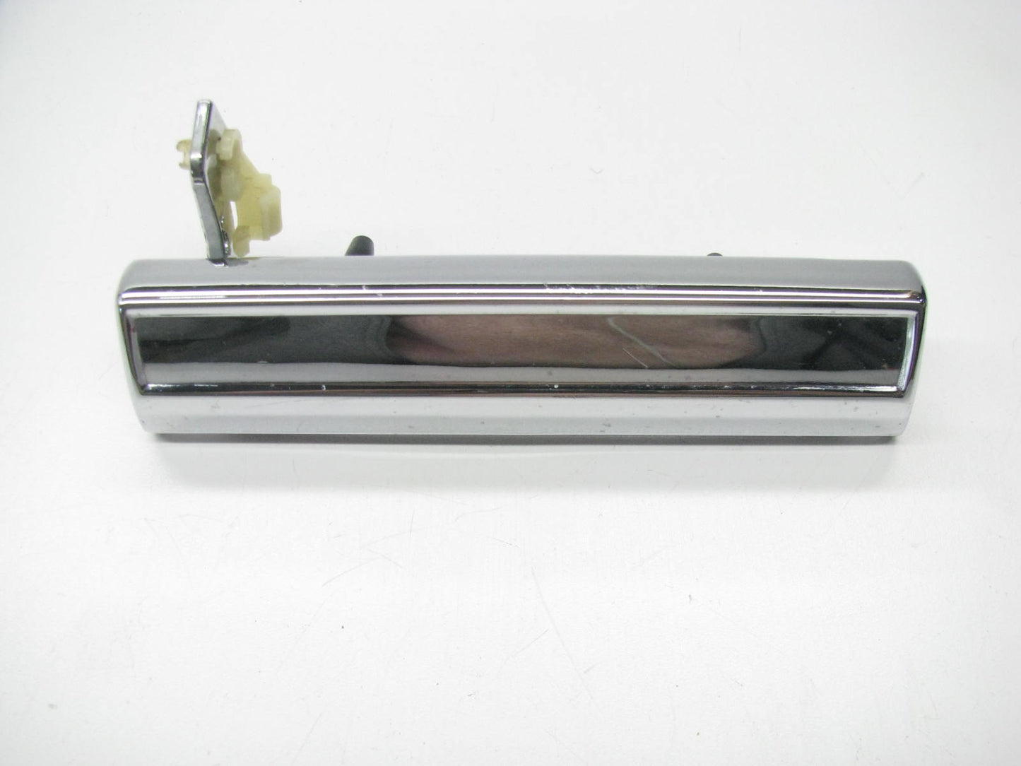 NEW - OUT OF BOX GM 20058466 Outside Door Handle - Front Right