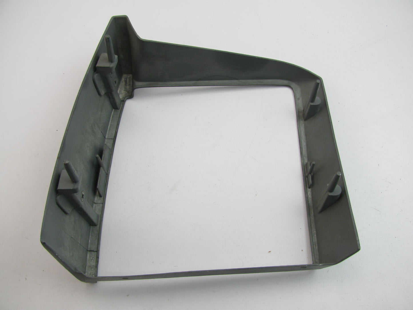 NEW - OUT OF BOX OEM GM 20108912 Pontiac Grand Prix Right Tail Light Trim Bezel