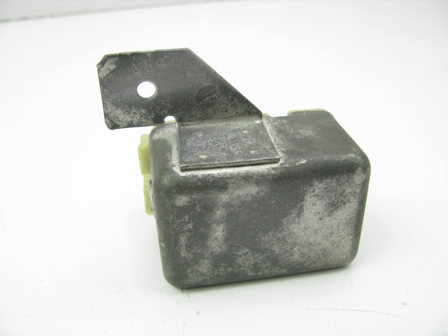 NEW - OUT OF BOX GM 20167608 Door Lock Relay - D1745A RY-58