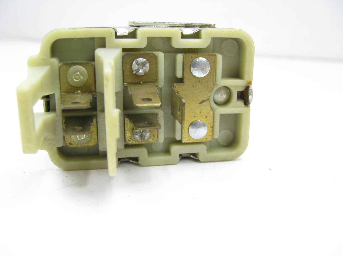 NEW - OUT OF BOX 20306054 Door Lock Relay - D1747A 20013499