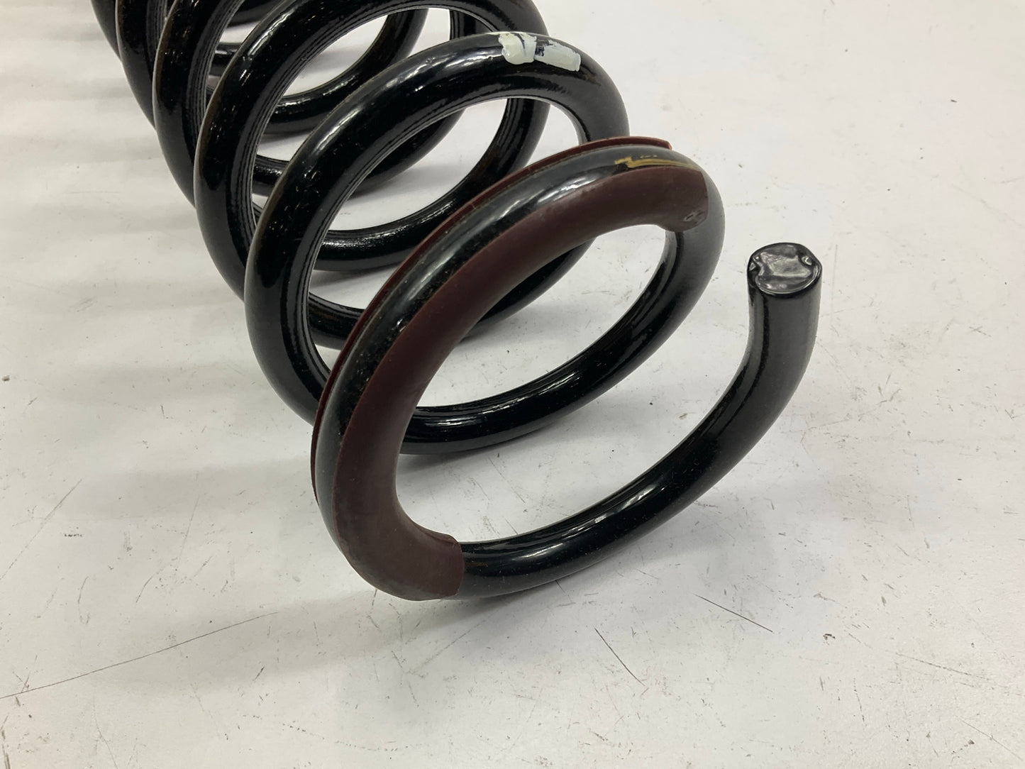 NEW UNBOXED OEM For Subaru 20380-AE22A Rear Coil Spring - 2000-2004 Legacy