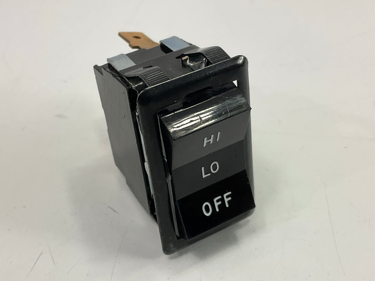 NEW UNBOXED Cole Hersee 2133478 High-Low Off 3 Terminal Rocker Switch