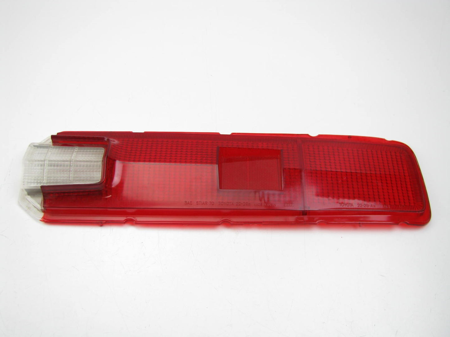 NOS 1971-1972 TOYOTA CORONA 4-DOOR SEDAN RIGHT SIDE Tail Light Lamp Lens JDM