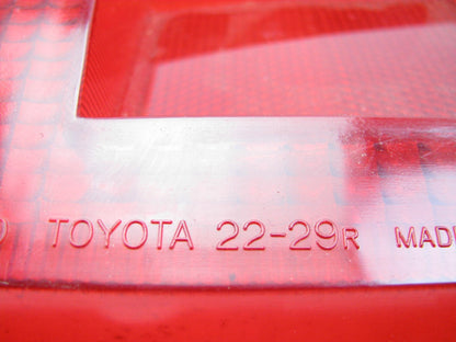 NOS 1971-1972 TOYOTA CORONA 4-DOOR SEDAN RIGHT SIDE Tail Light Lamp Lens JDM