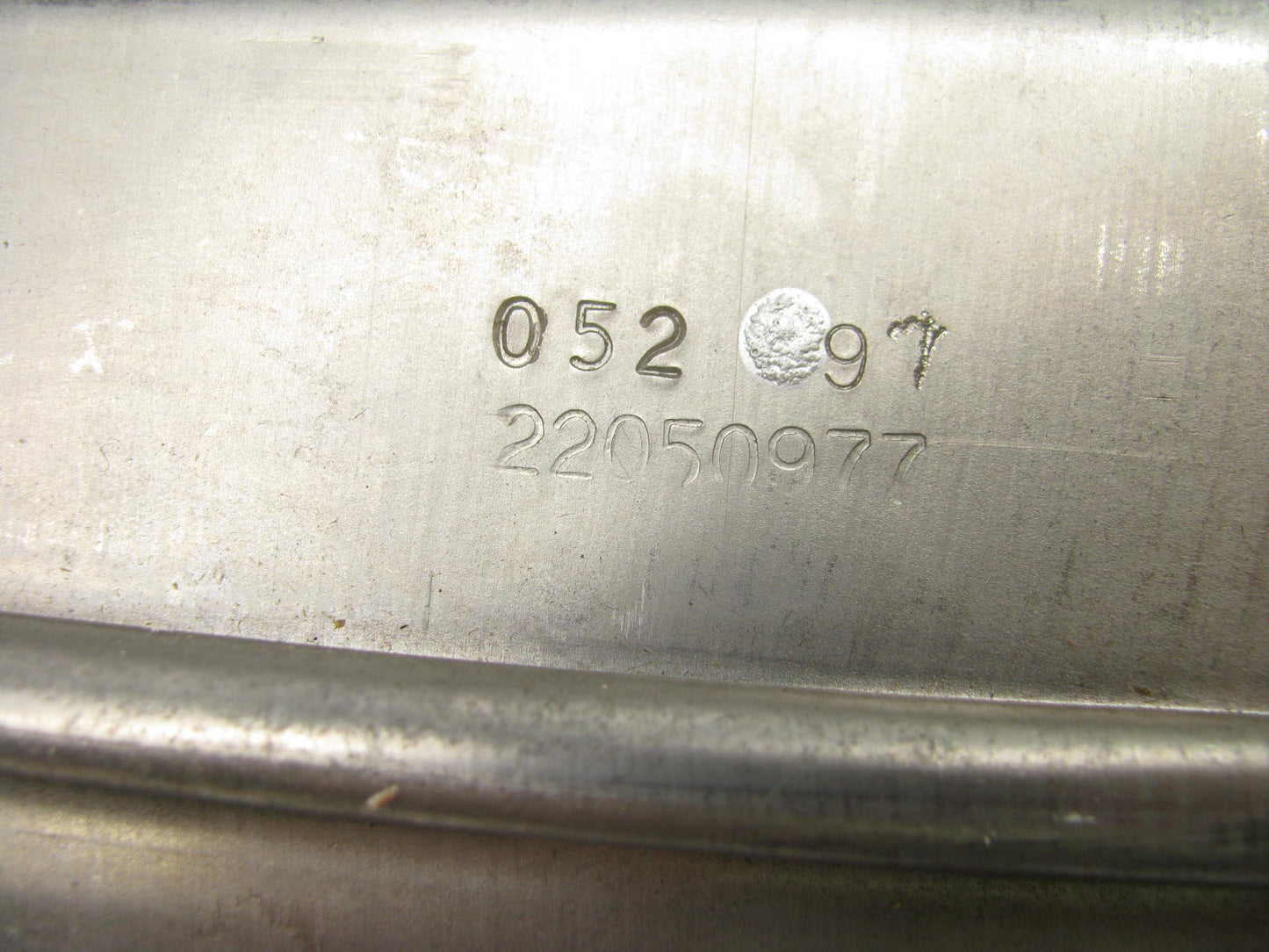 NEW OUT OF BOX - OEM GM 22050977 Smog Air Pump Check Valve