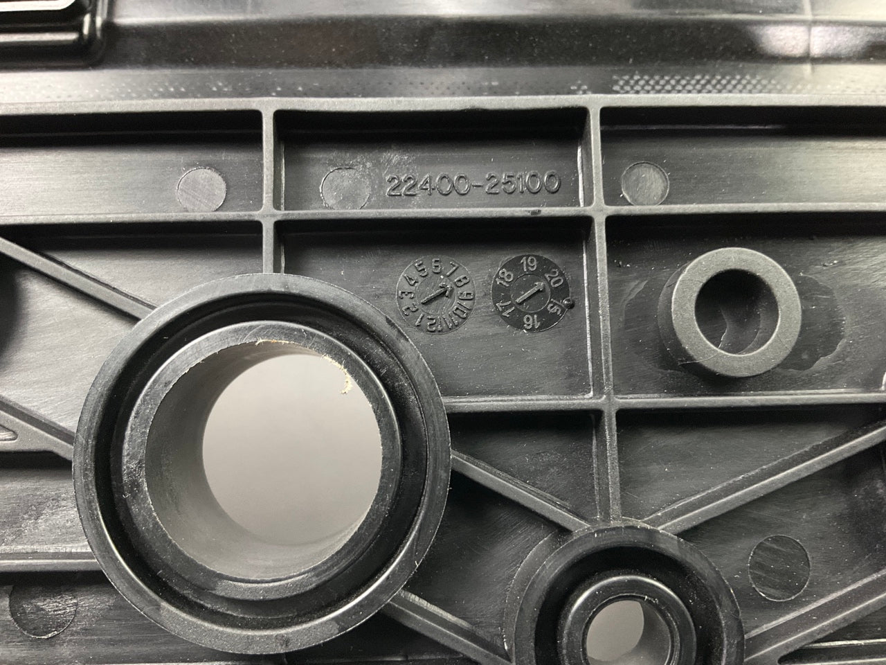 NEW UNBOXED 22400-25100 Engine Valve Cover OEM For Hyundai 22400-25100
