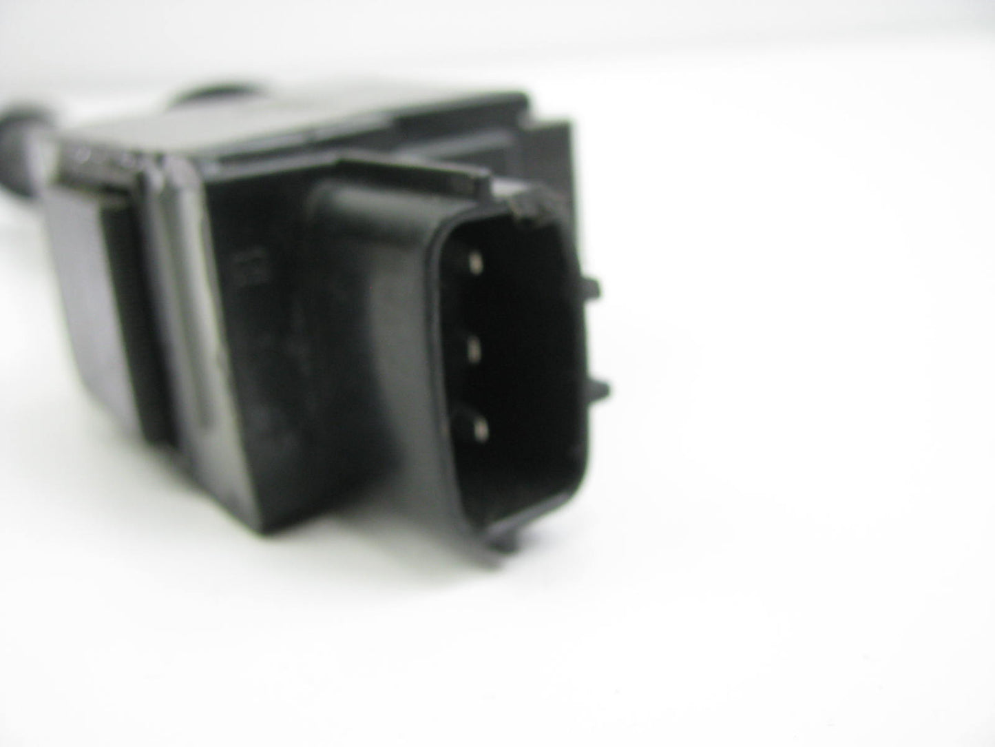 NEW - OUT OF BOX 22448-2Y010 Ignition Coil For 2000-2001 Nissan 3.0L-V6