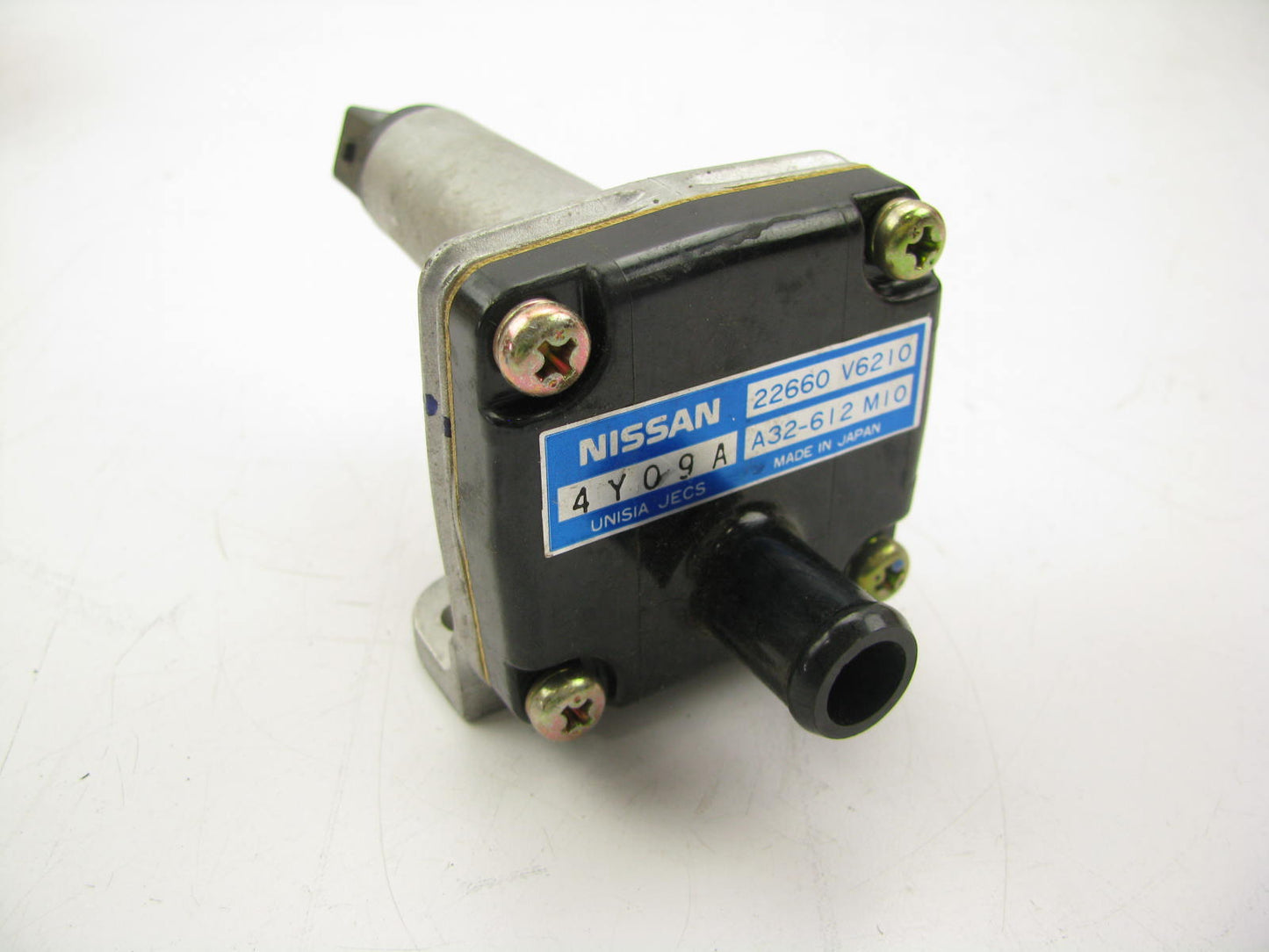 NEW - OUT OF BOX OEM  22660-v6210 Idle Air Control Valve IAC For Nissan 3.0L-V6