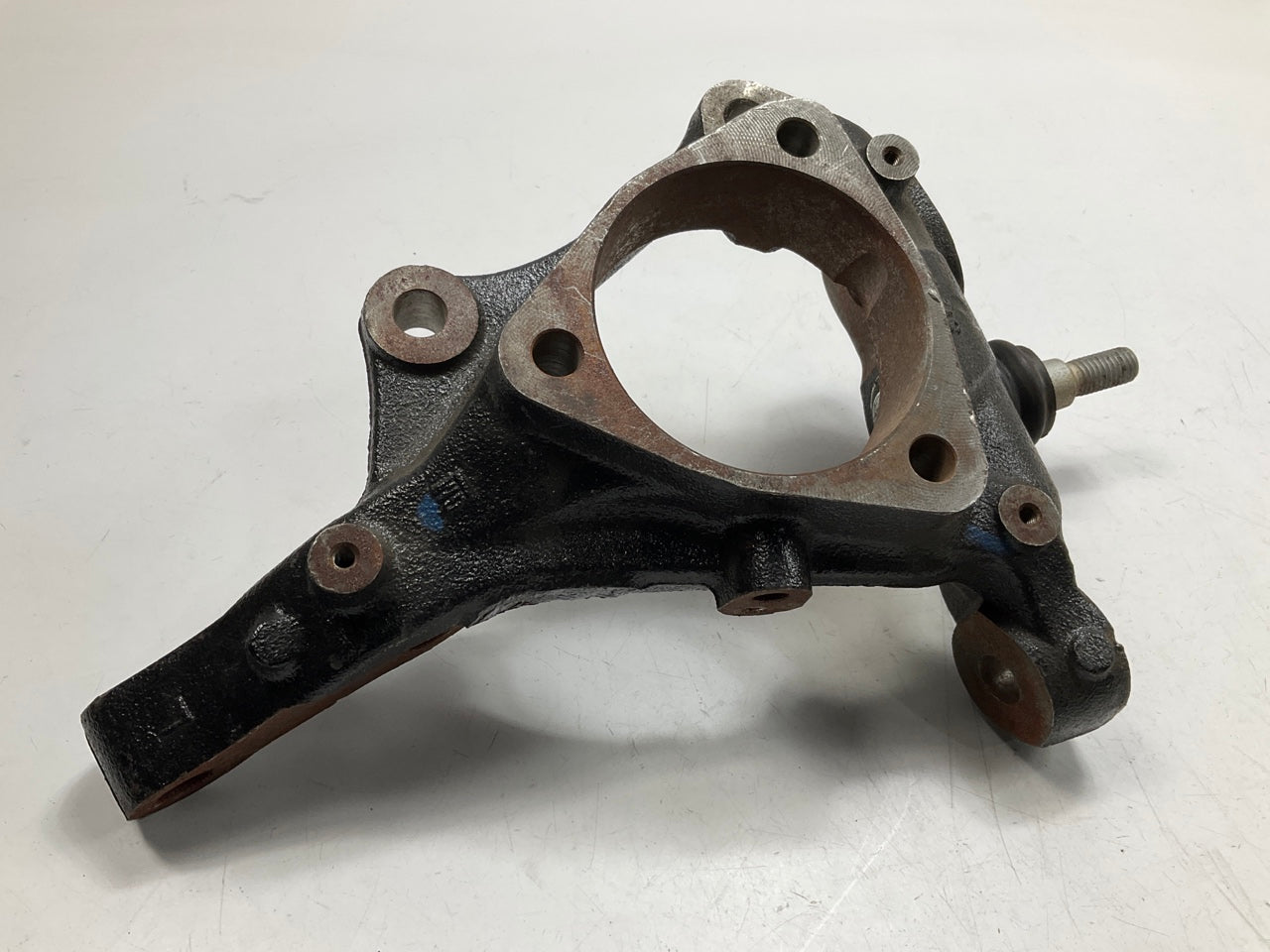 DAMAGED BOOT Front Left Steering Knuckle 22739653 14-19 CTS, 15-19 ATS Cadillac