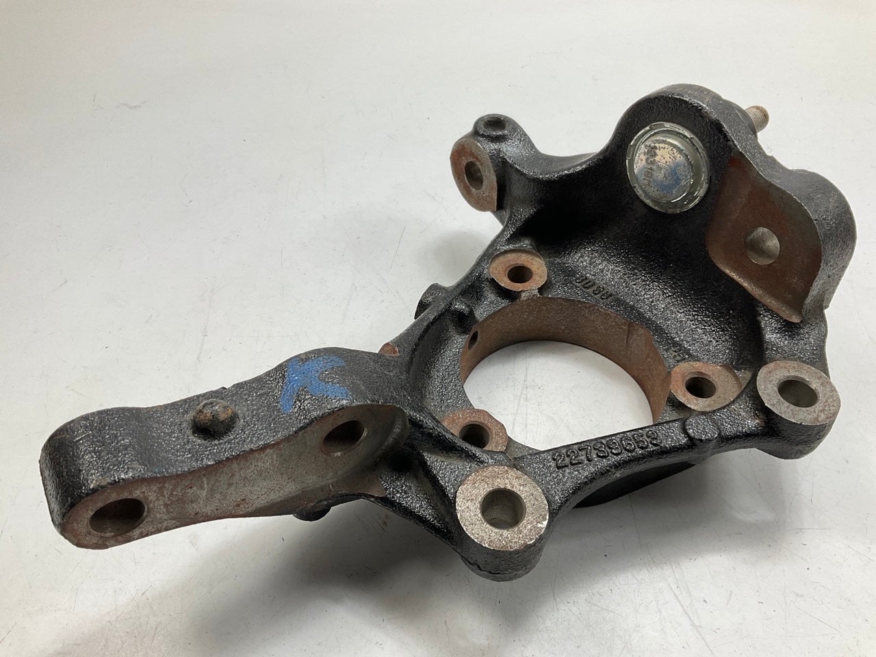 DAMAGED BOOT Front Left Steering Knuckle 22739653 14-19 CTS, 15-19 ATS Cadillac