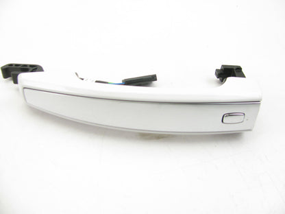NEW UNBOX OEM GM Front Passive Entry Door Handle Bright White W/chrome 22759591