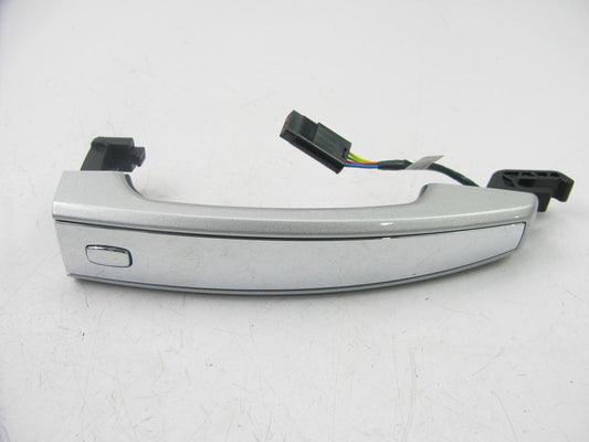 NEW GM Passive Entry Front Left / Right Exterior Door Handle Silver Ice 22759593