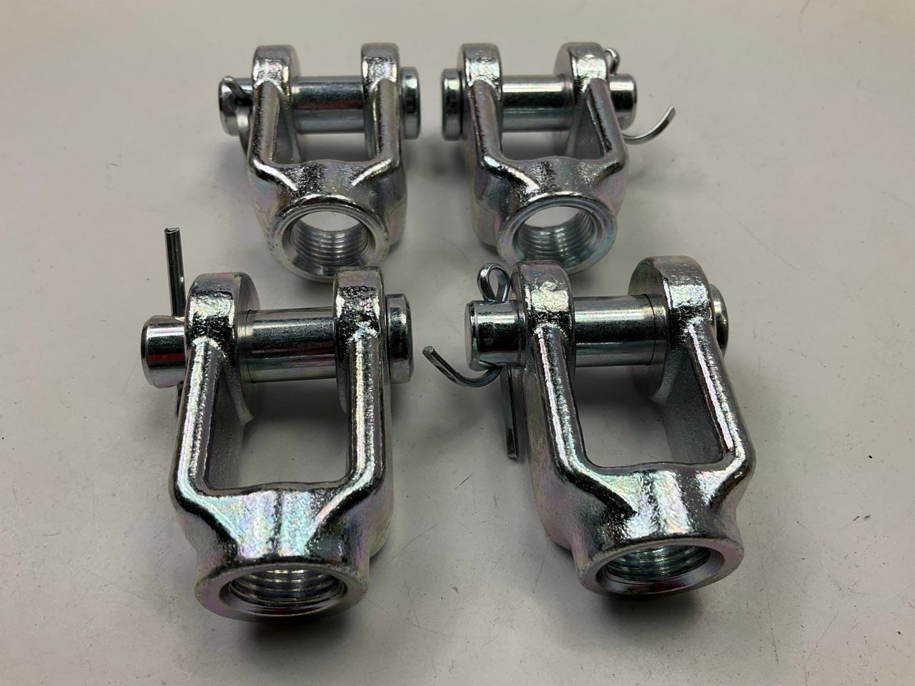 (4) UNBOXED Bendix 228790N Air Brake Chamber Clevis Yoke 5/8-18 Thread, 1/2'' Pin