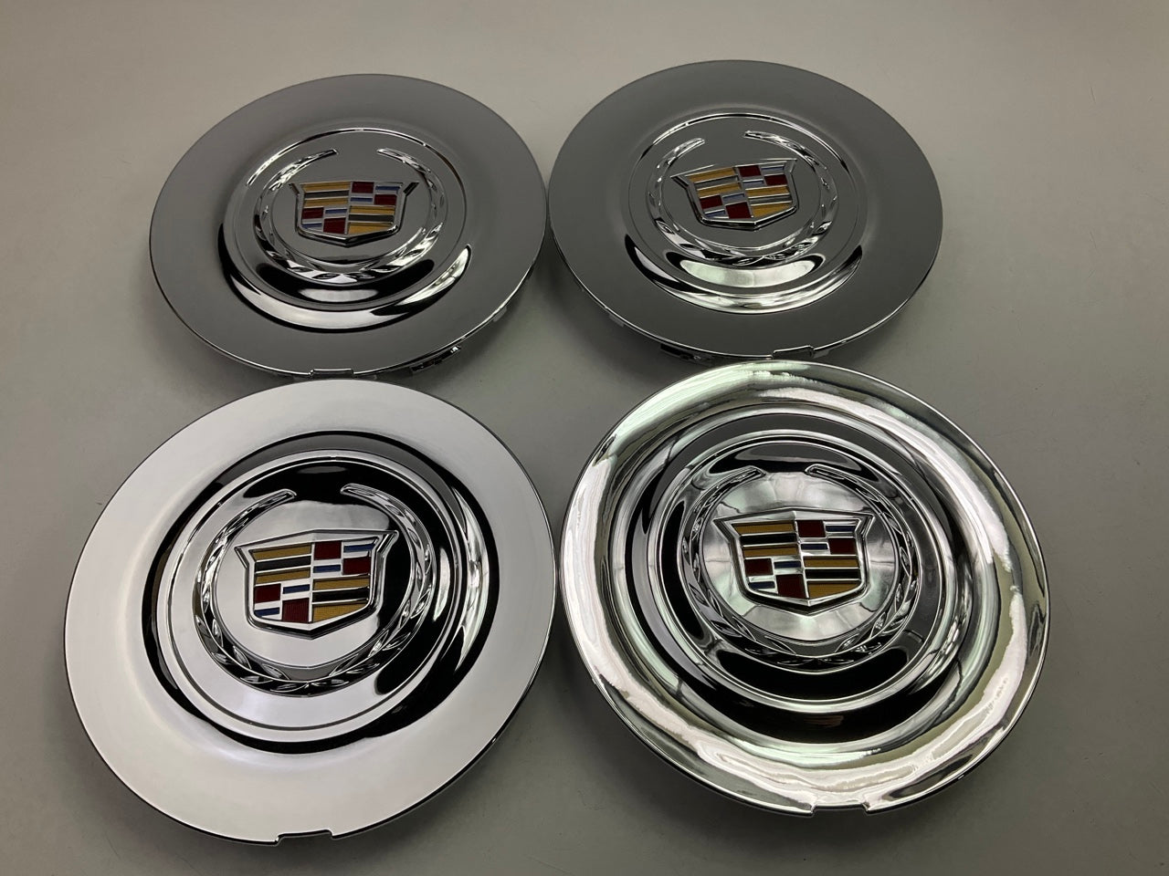 (4) NEW OEM 15-19 Cadillac Escalade 22'' Wheel Rim Center Hub Cap Cover 22906845