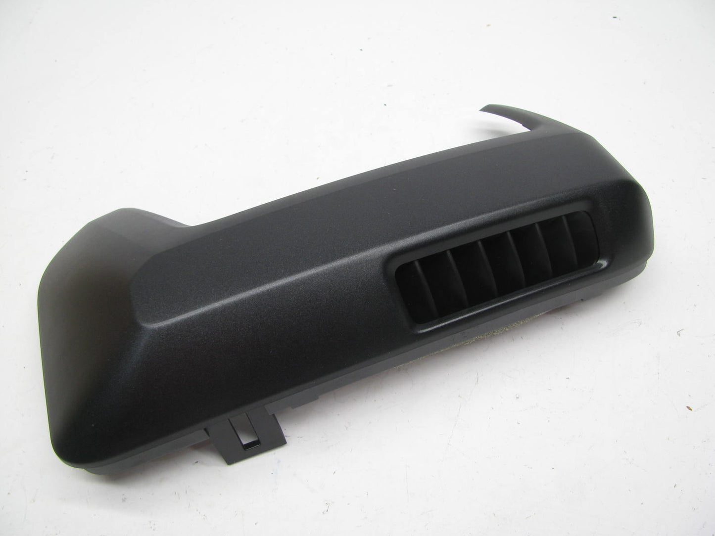 NEW - OUT OF BOX  OEM GM 23103892 Right Side Dash Trim Molding Panel Vent Bezel