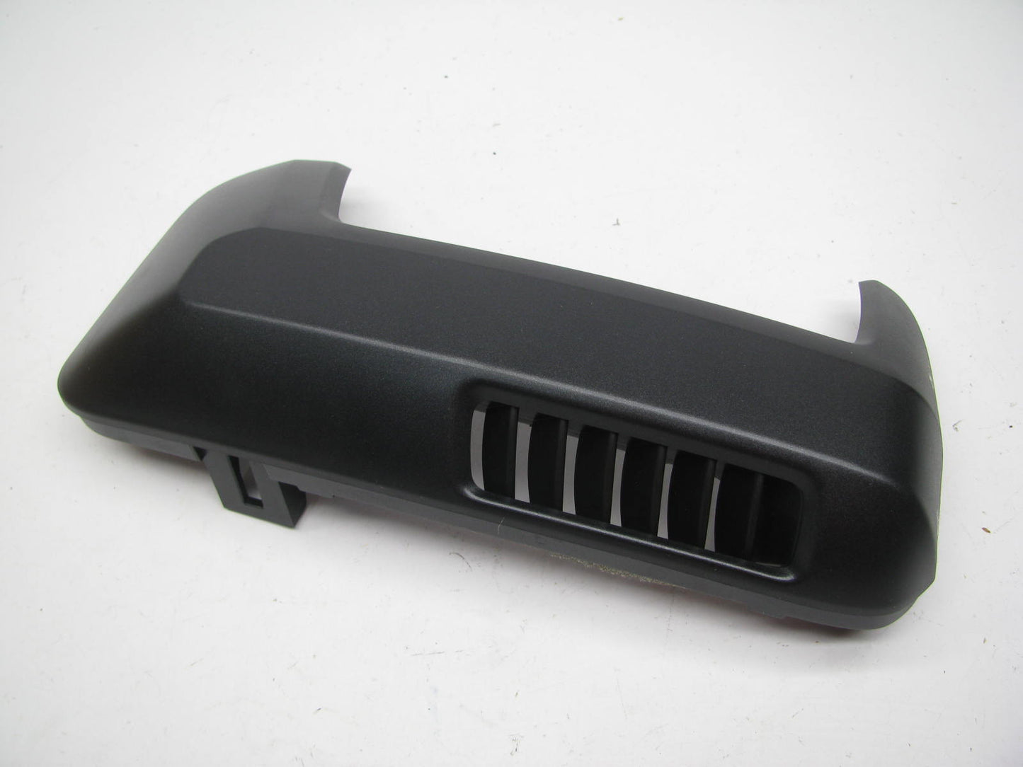 NEW - OUT OF BOX  OEM GM 23103892 Right Side Dash Trim Molding Panel Vent Bezel