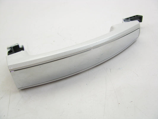 NEW OEM GM Exterior Door Handle 23122482 White W/chrome NON-Passive Entry