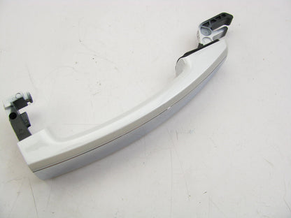 NEW OEM GM Exterior Door Handle 23122482 White W/chrome NON-Passive Entry