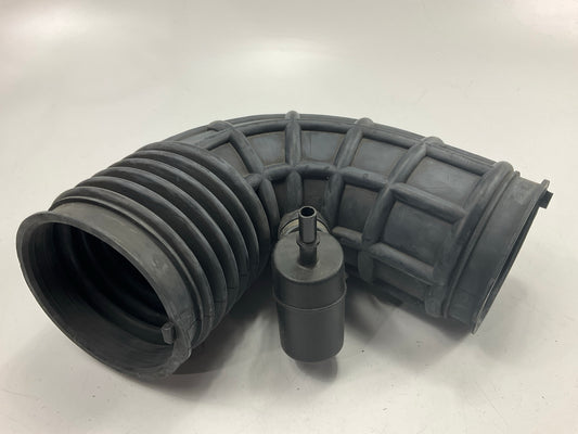 NEW 14-15 Chevrolet Camaro 7.0L Z28 Air Cleaner Outlet Duct Air Hose 23164576