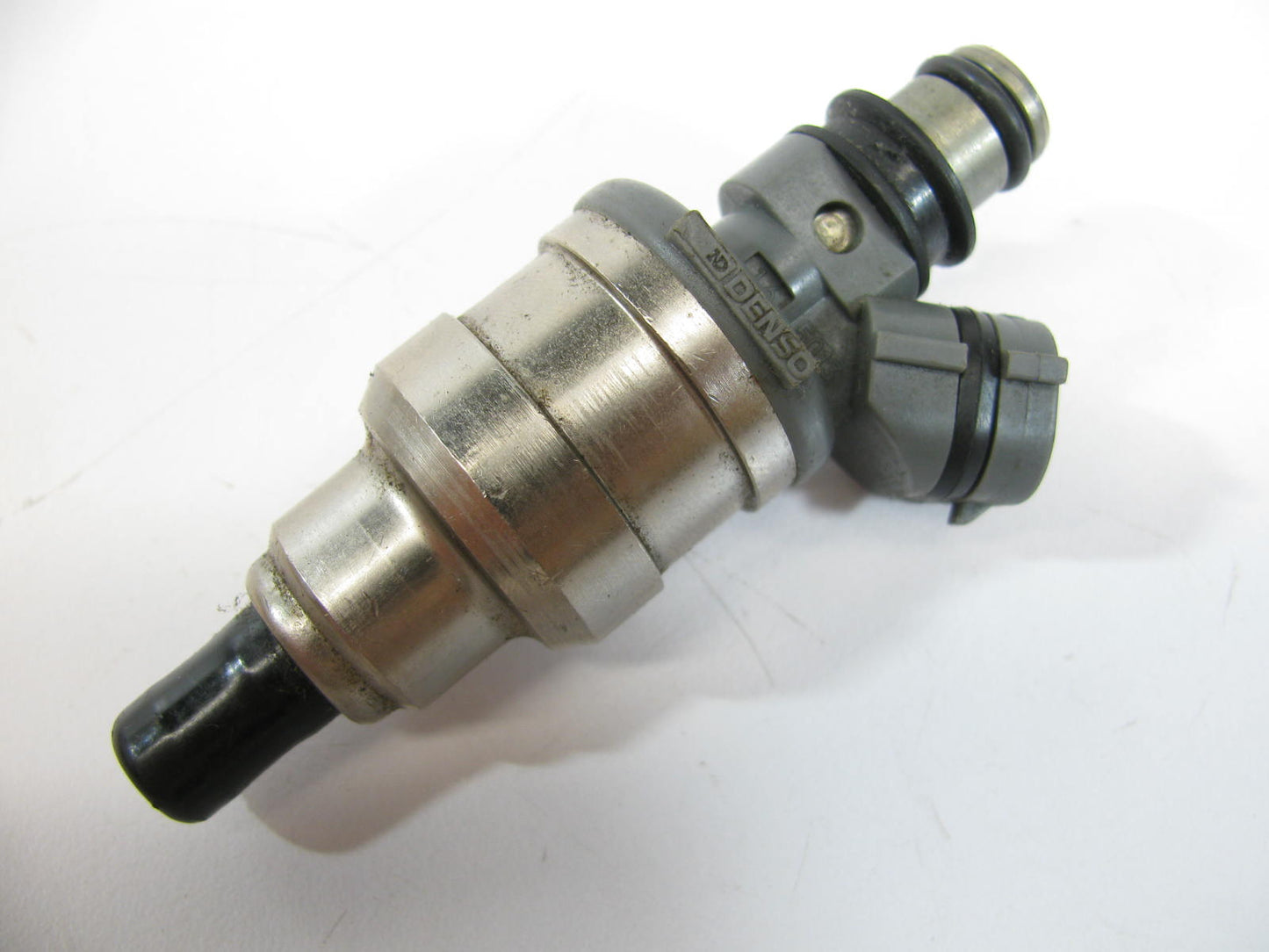 NEW - OUT OF BOX - Denso 23250-74030 Fuel Injector - 1987 Toyota 2.0L DOHC