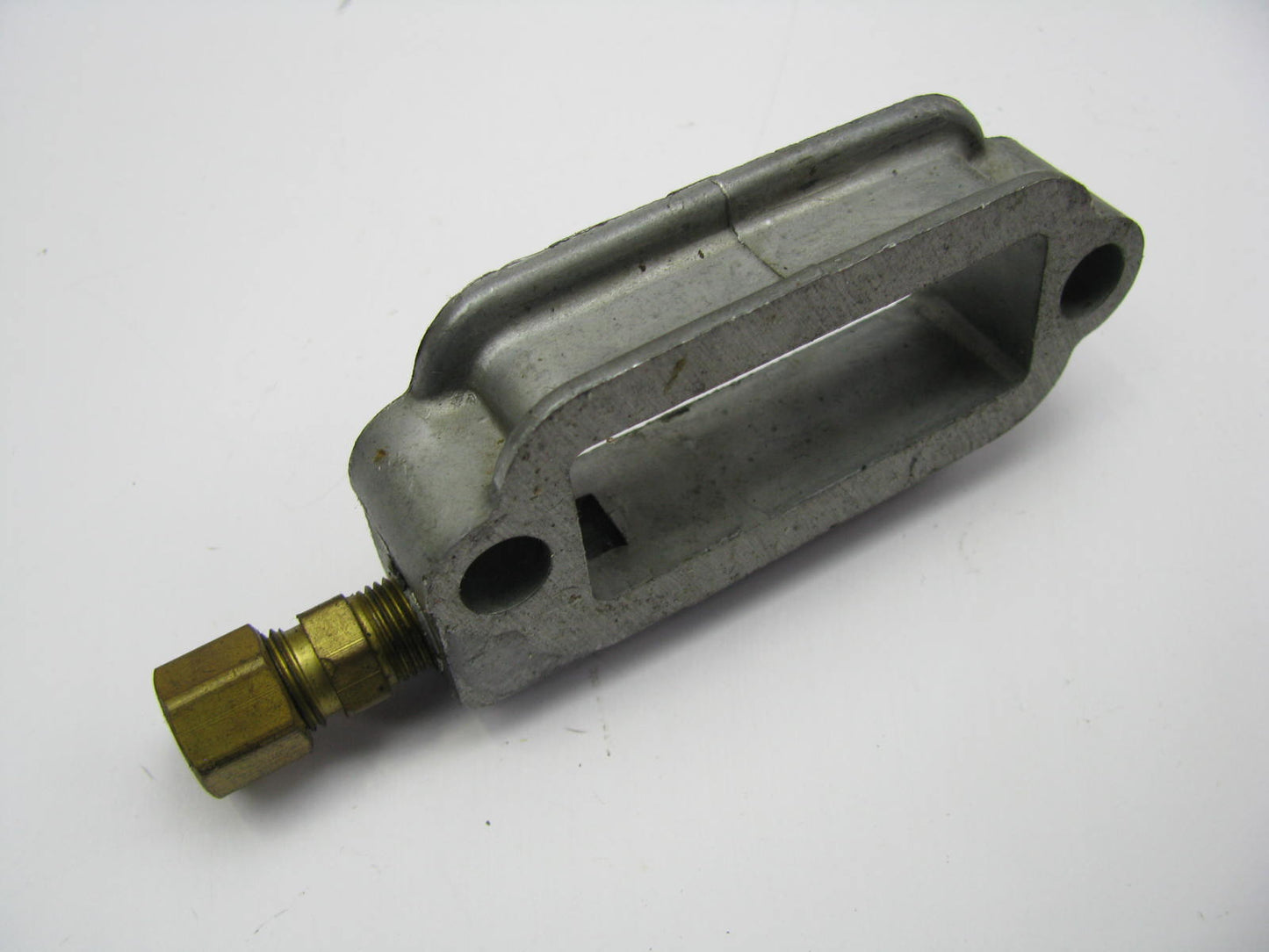 NEW - OUT OF BOX 236701 IRV Air Compressor Adapter - OE # 913963R1 T236701