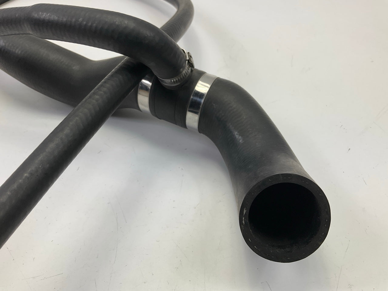 NEW Aftermarket 24211 Radiator Coolant Hose - UPPER - 98-02 Mercedes CLK320