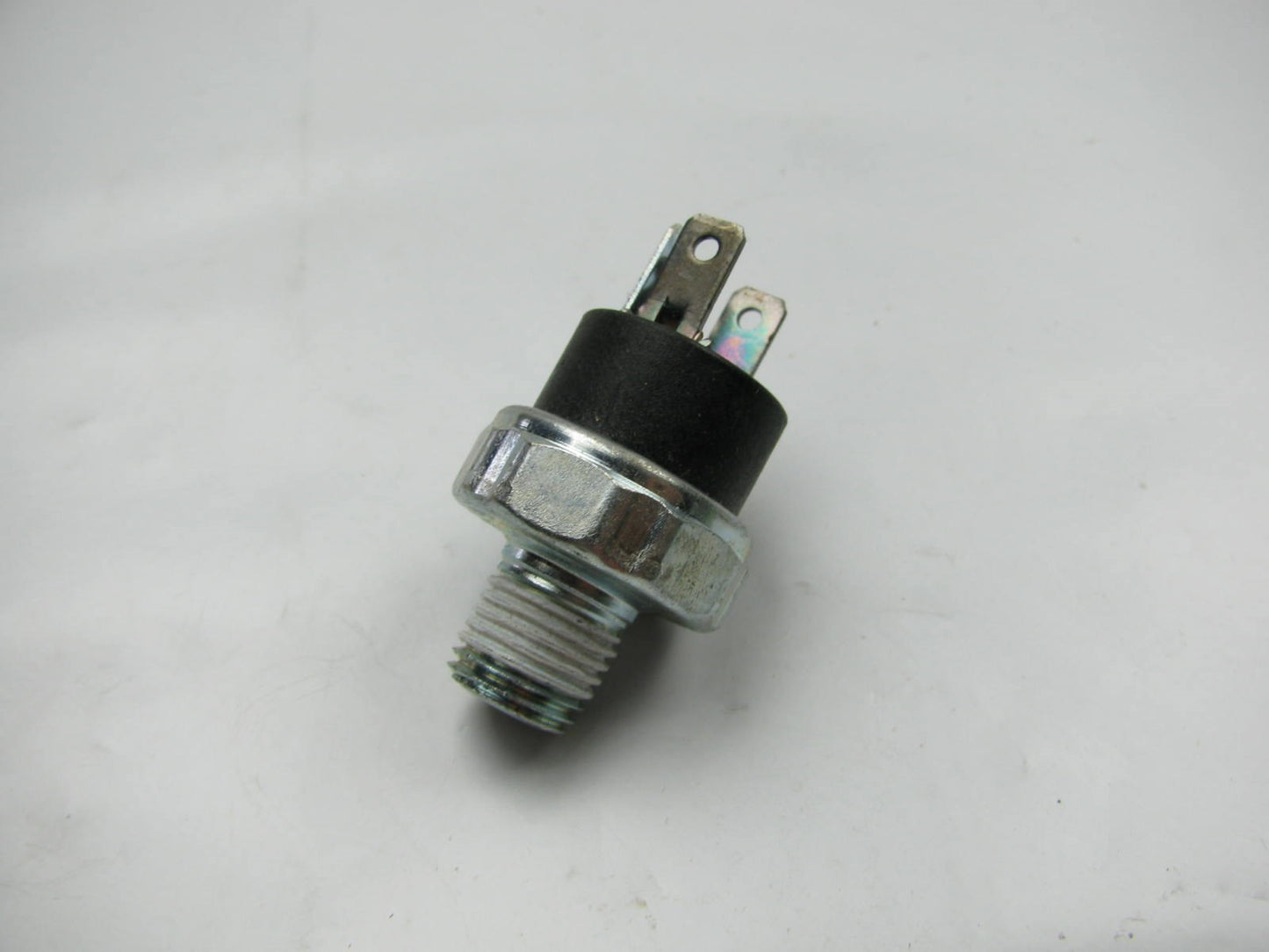 NEW UNBOXED Engine Oil Pressure Switch Sender For Dash Light 25036276 PS140