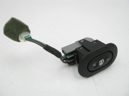 NEW - OUT OF BOX 25210-0B300 Right Power Door Lock Switch For 93-96 Nissan Quest
