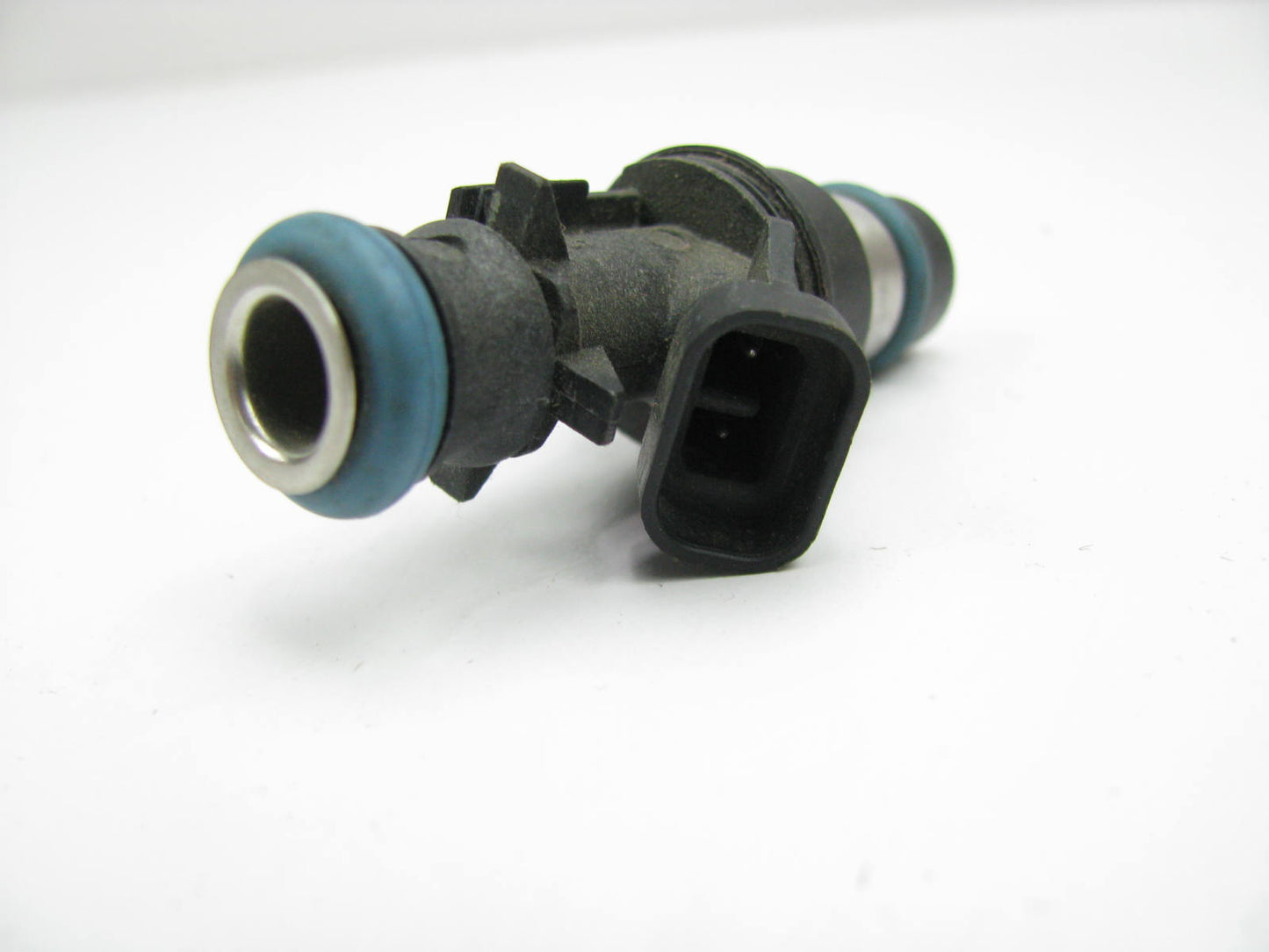 NEW - OUT OF BOX - OEM GM Multi Port Fuel Injector 25317628